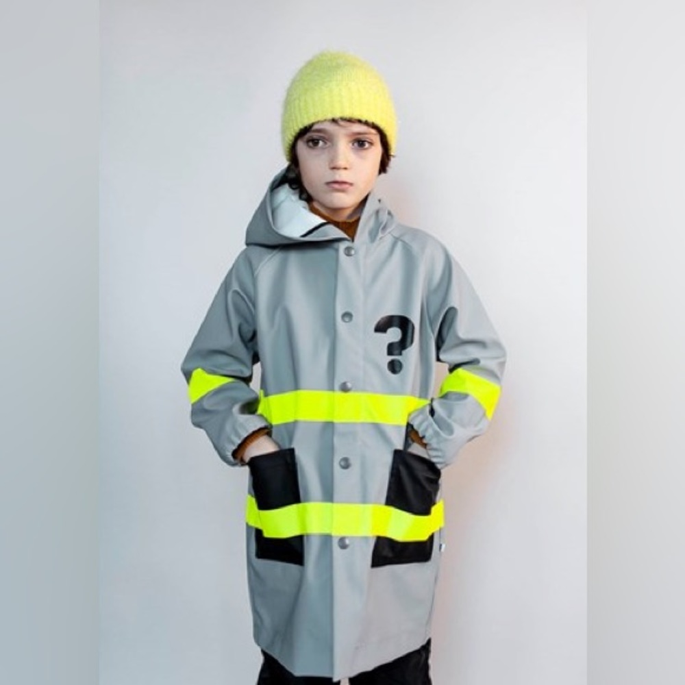 Kids raincoat size 4/5